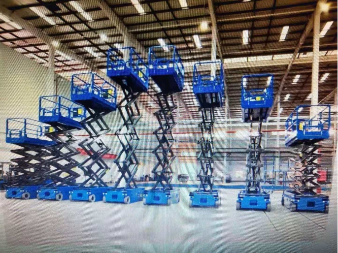 高空作業(yè)車